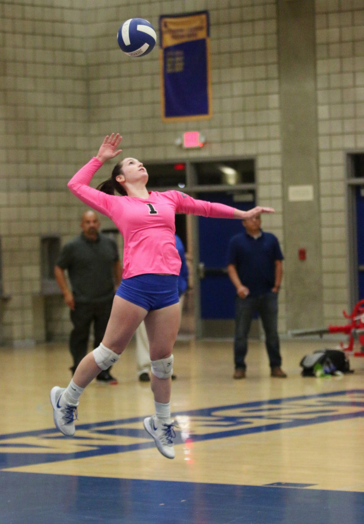 Huskies show heart in loss to Monarchs on Senior Night